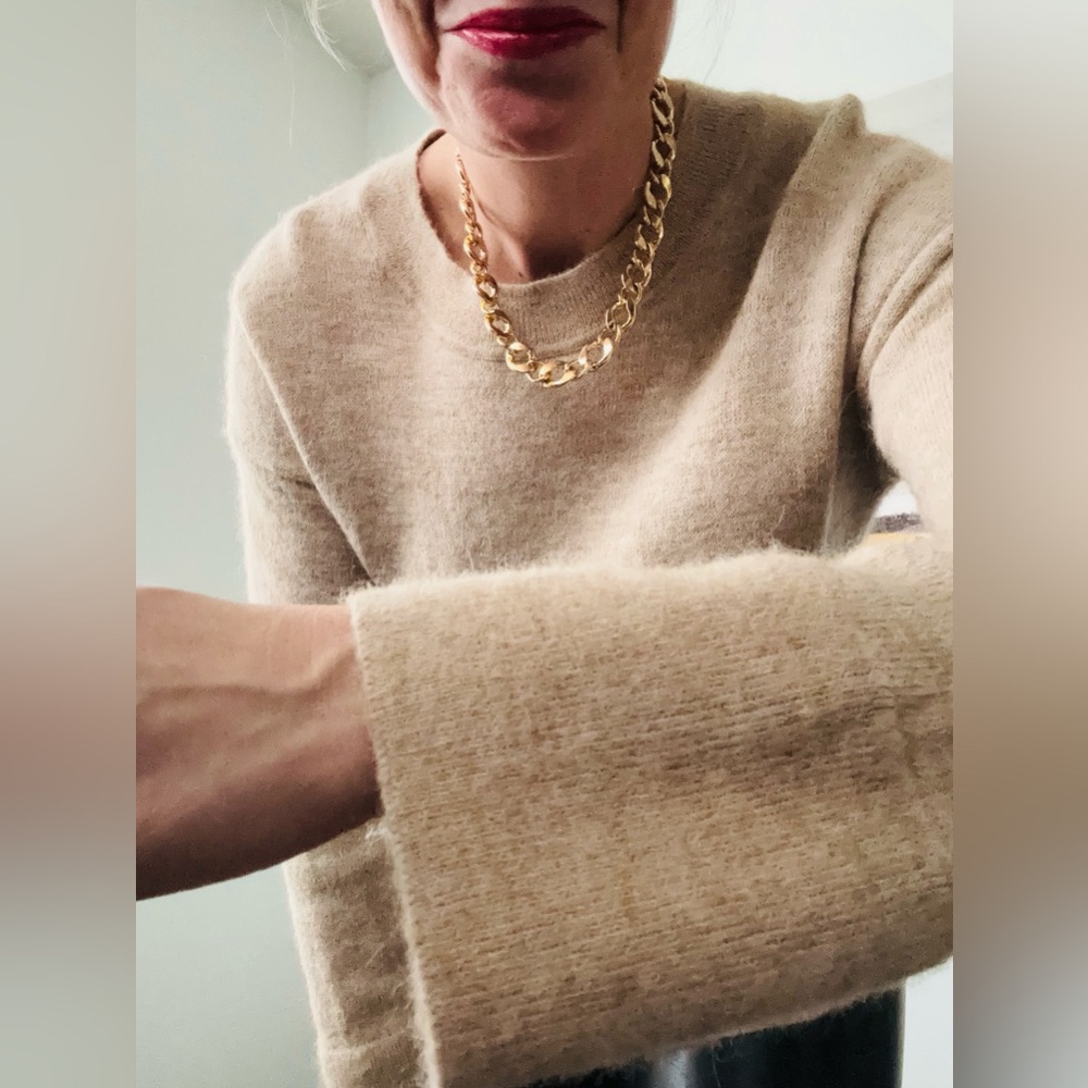 BANANA REPUBLIC Brushed Knit Sweater Medium - Picture 4 of 11